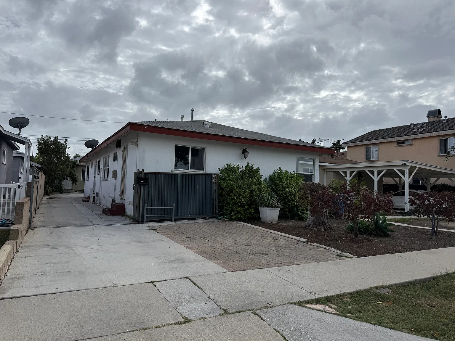 2 bed, 600 sqft, $2,500 — Photo 1