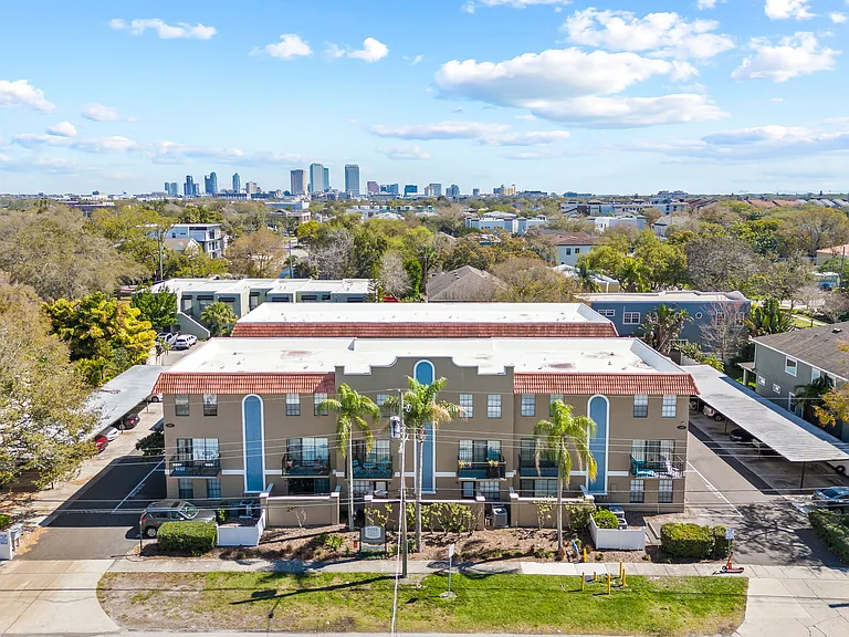 208 S Habana Ave #208B — Photo 3
