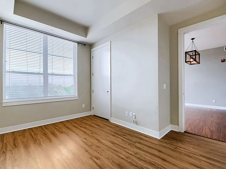 1488 Madison St #505 — Photo 12