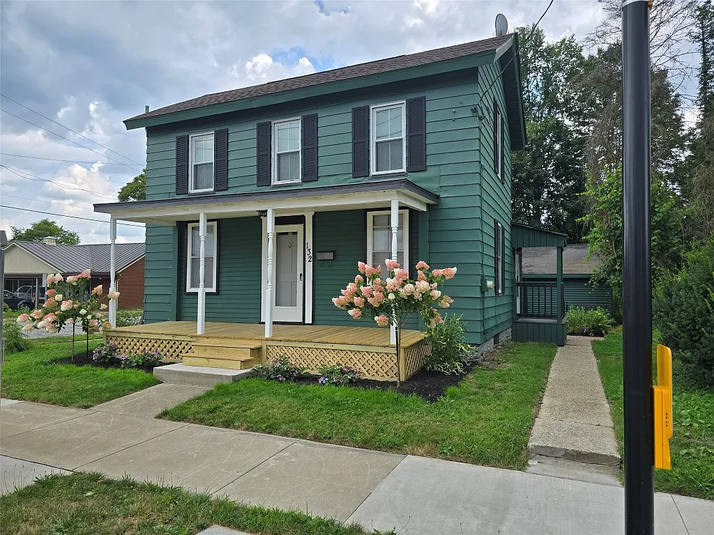 132 Waterford St photo 1