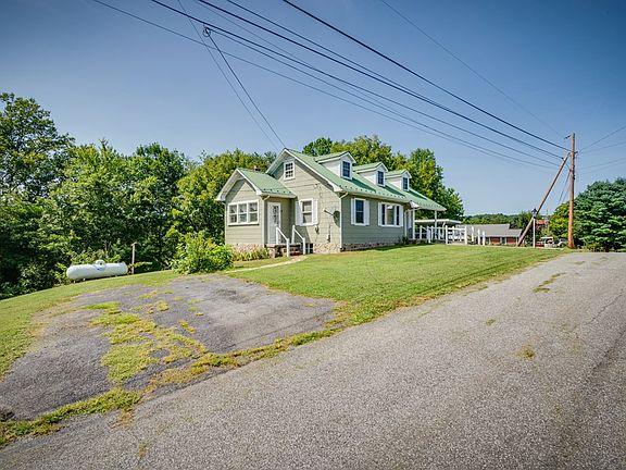 2nd image of 22208 Lincoln Cir