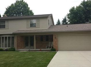 36614 Bennett St, Livonia, MI 48152