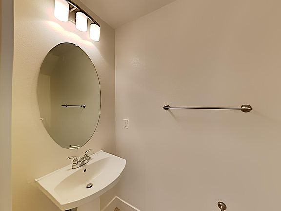 4th image of 728 27th St