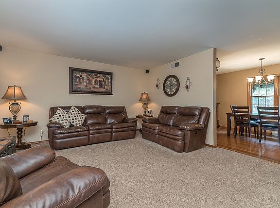 4th image of 1007 Rooney Dr