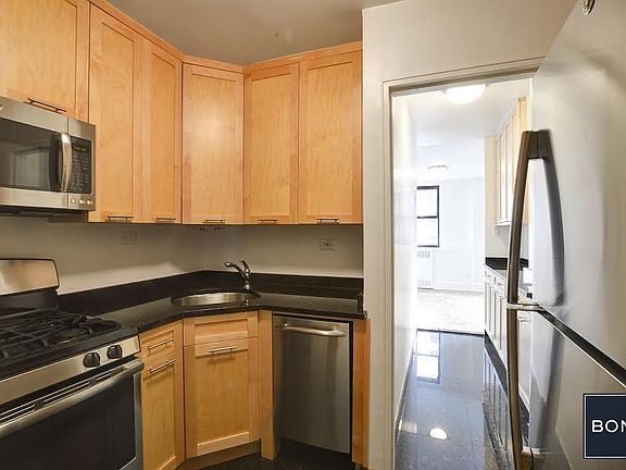 3rd image of 435 E 79th St APT 3J