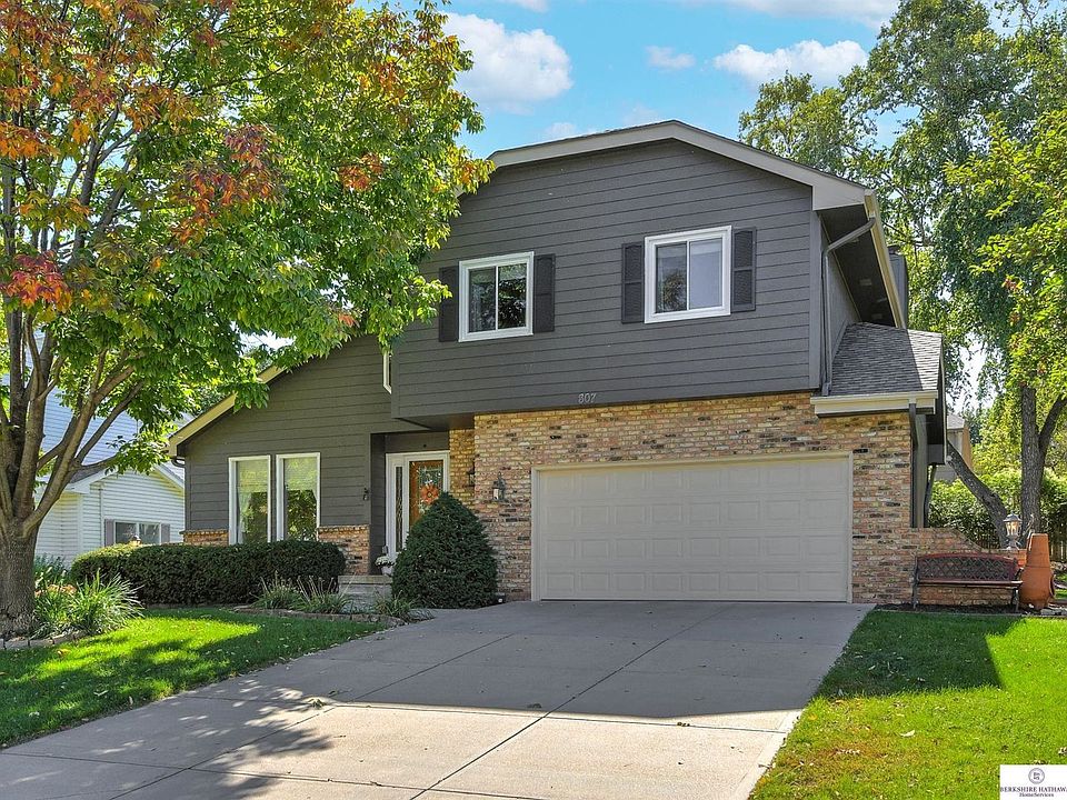 1st image of 807 Michael Dr