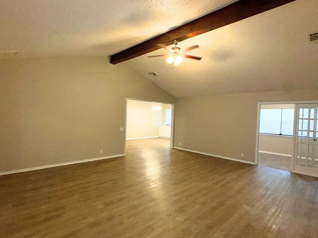 200 Lochwood Cir. Yukon, OK 73099 — Photo 4