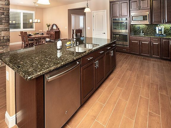 3rd image of 5032 Arlington Way
