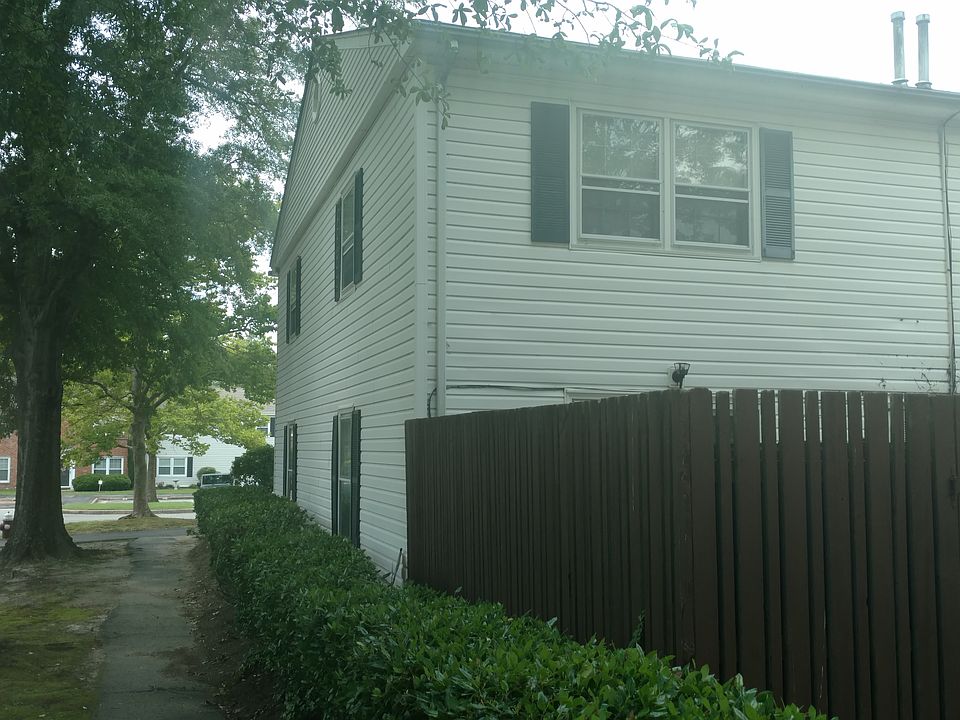 Back view of Townhouse