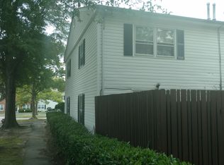 77 Towne Square Dr, Newport News, VA 23607