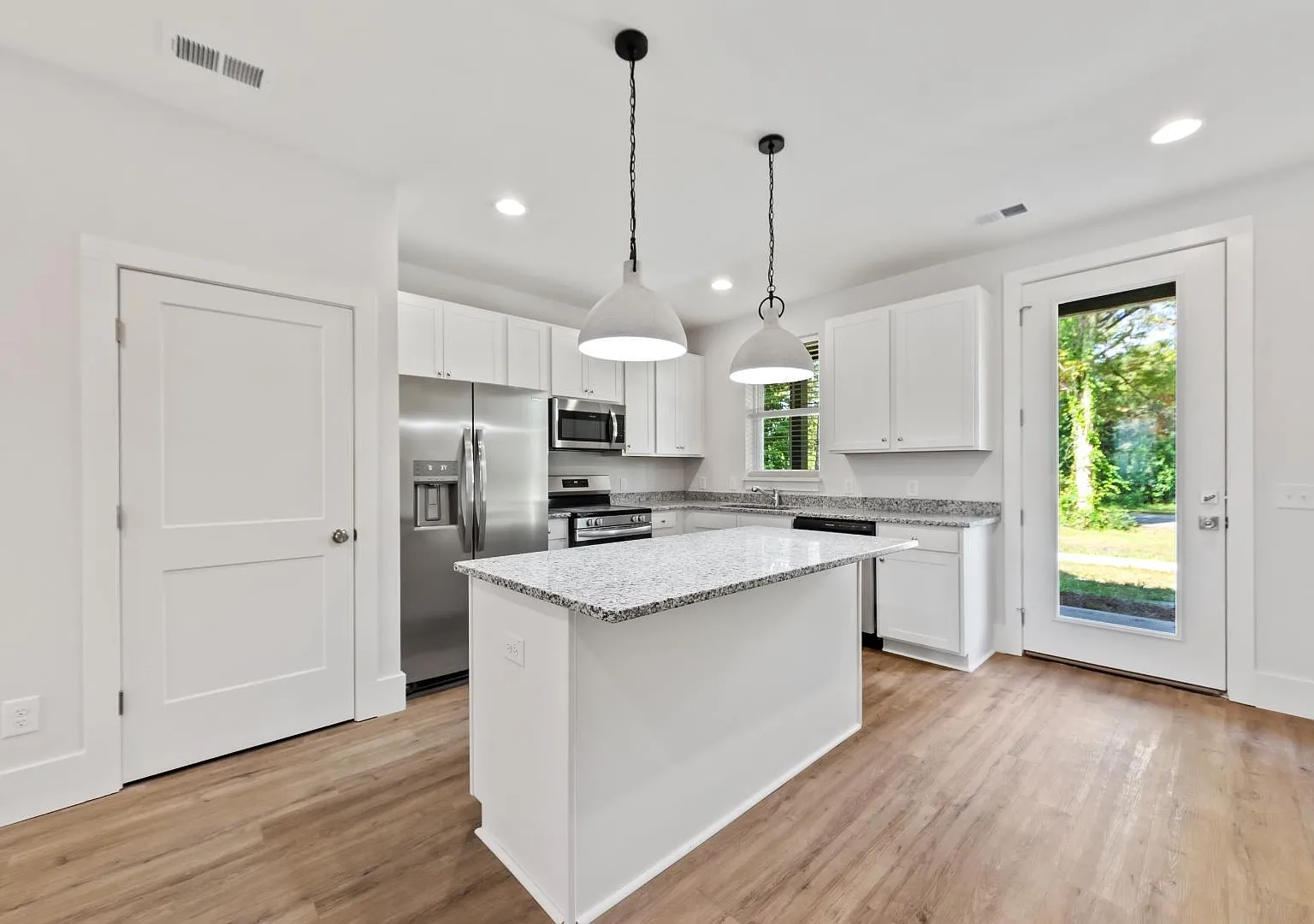 621 W 4th North St - . — Photo 2