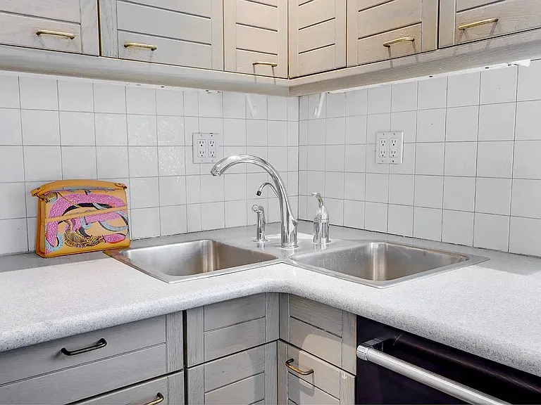 64-79 Alderton St #1 — Photo 4
