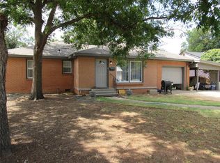 912 E Sycamore Ave, Altus, OK 73521