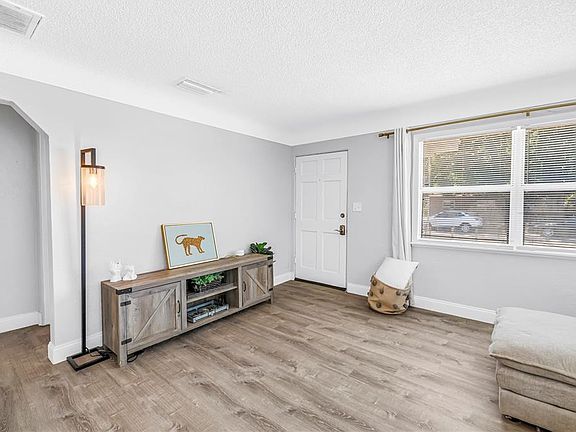 4th image of 4729 12TH AVENUE S