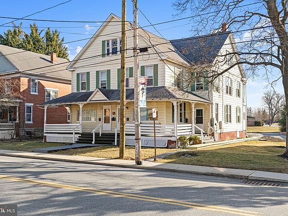 3rd image of 286 E Main St
