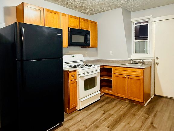 4th image of 530 E Washington Ave #3