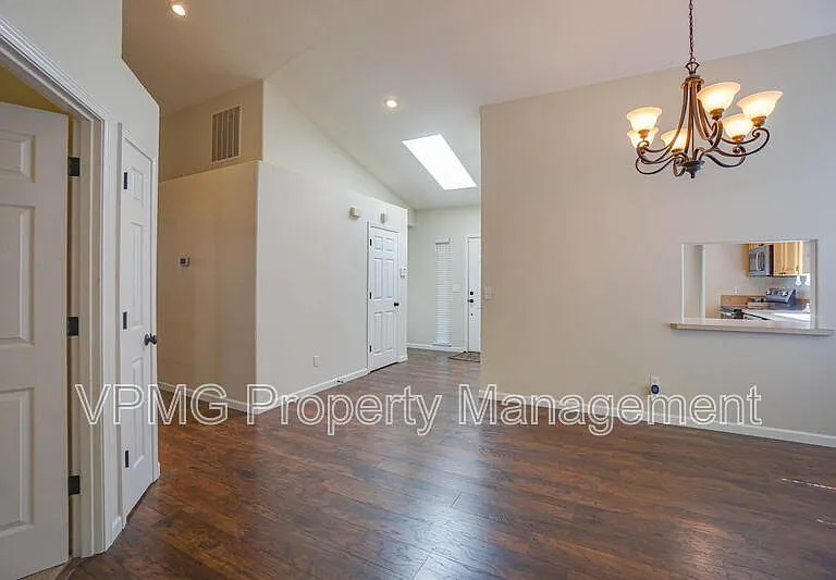 2115 NW 143rd Cir — Photo 17