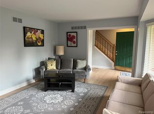 2759 Dearborn Ave, Rochester Hills, MI 48309