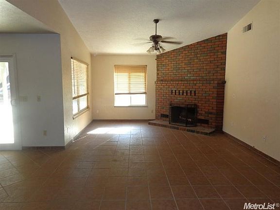 4th image of 1259 River Bluff Dr