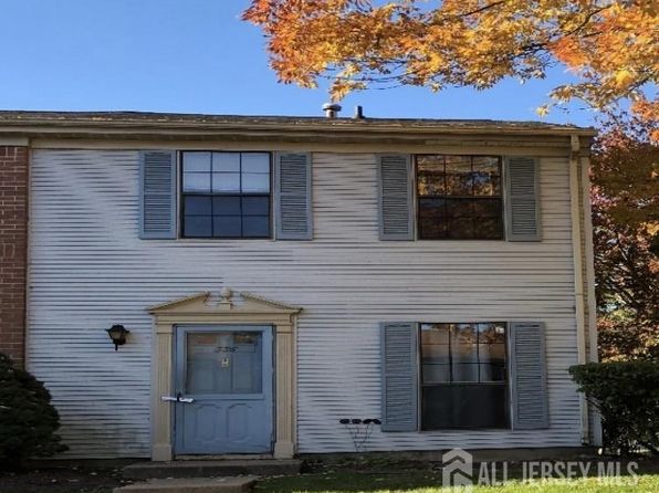 536 Manchester Ct