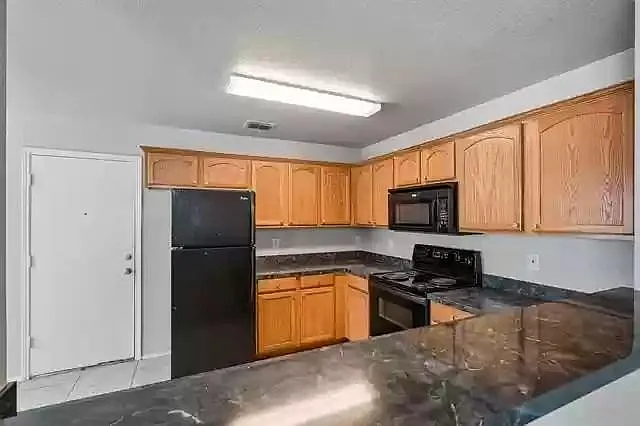 1316 Pine Ln — Photo 8