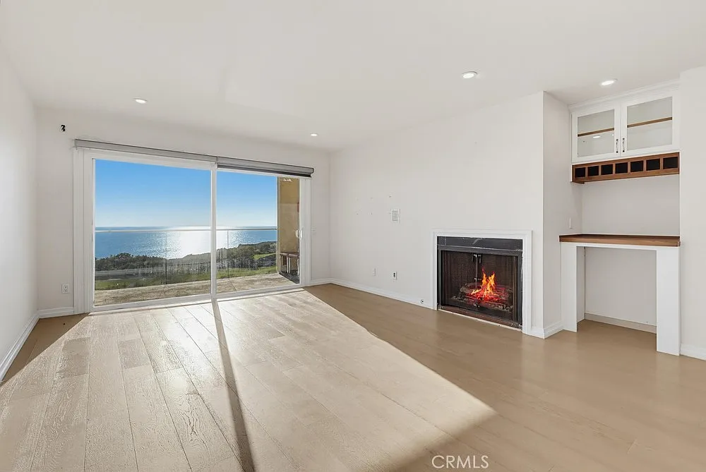 3 bed, 1527 sqft, $5,200 — Photo 1