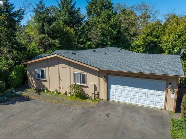 1600 Rhododendron Dr Space 6, Florence, OR 97439