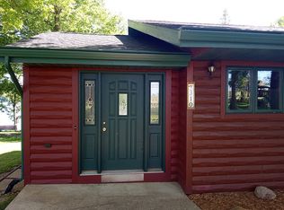 310 Highcroft Dr, Windom, MN 56101