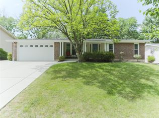 1138 Villaview Dr, Ballwin, MO