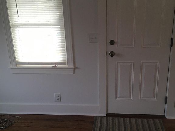 3rd image of 8987 N Valley Pike