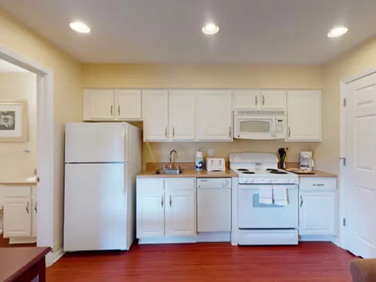 Autumn Chase Apartments — Photo 18