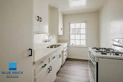 145 S Roxbury Dr #1 Photo 1
