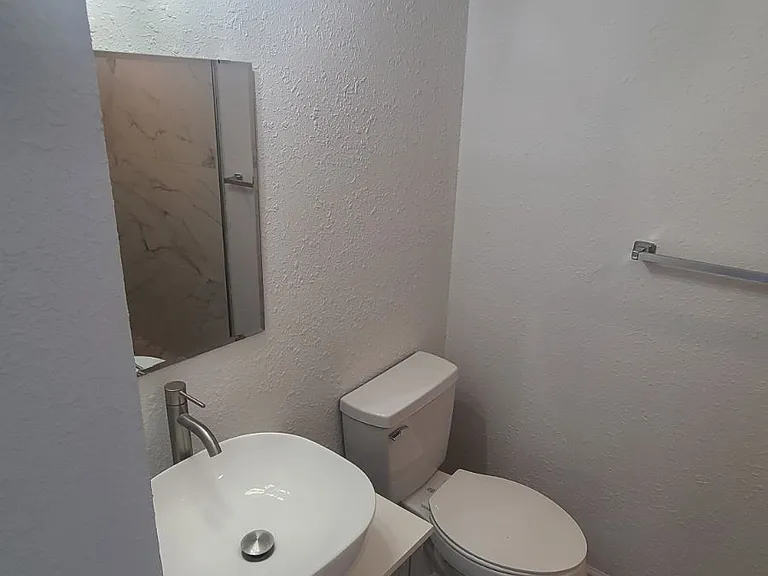 1341 Gordon St — Photo 27