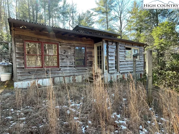 7580 Bear Pen Lane, Lenoir, NC 28645