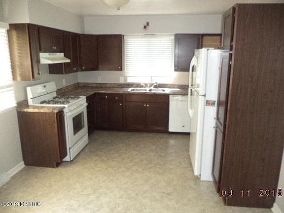 5th image of 228 Fairfield Dr