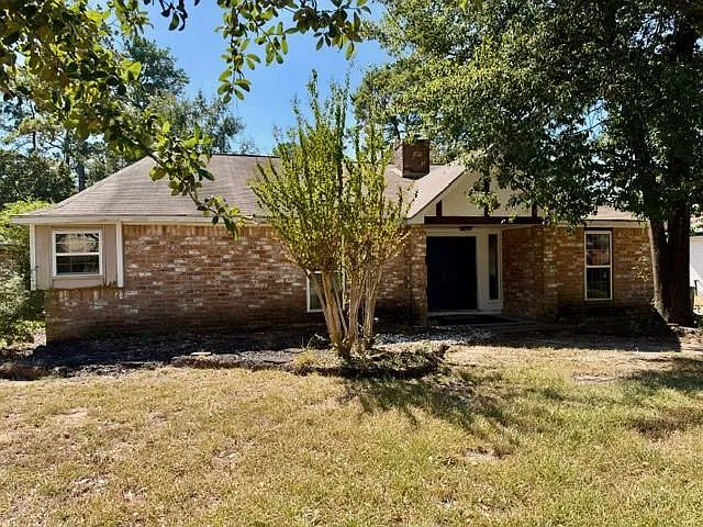 4 bed, 2.0 bath, 1905 sqft, $2,100 — Photo 3