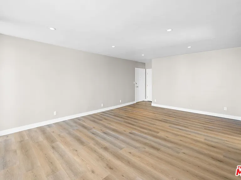 8638 Cashio St #8 — Photo 5