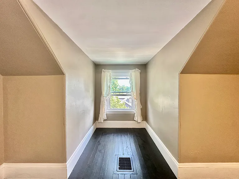 36 Eastbourne St — Photo 45