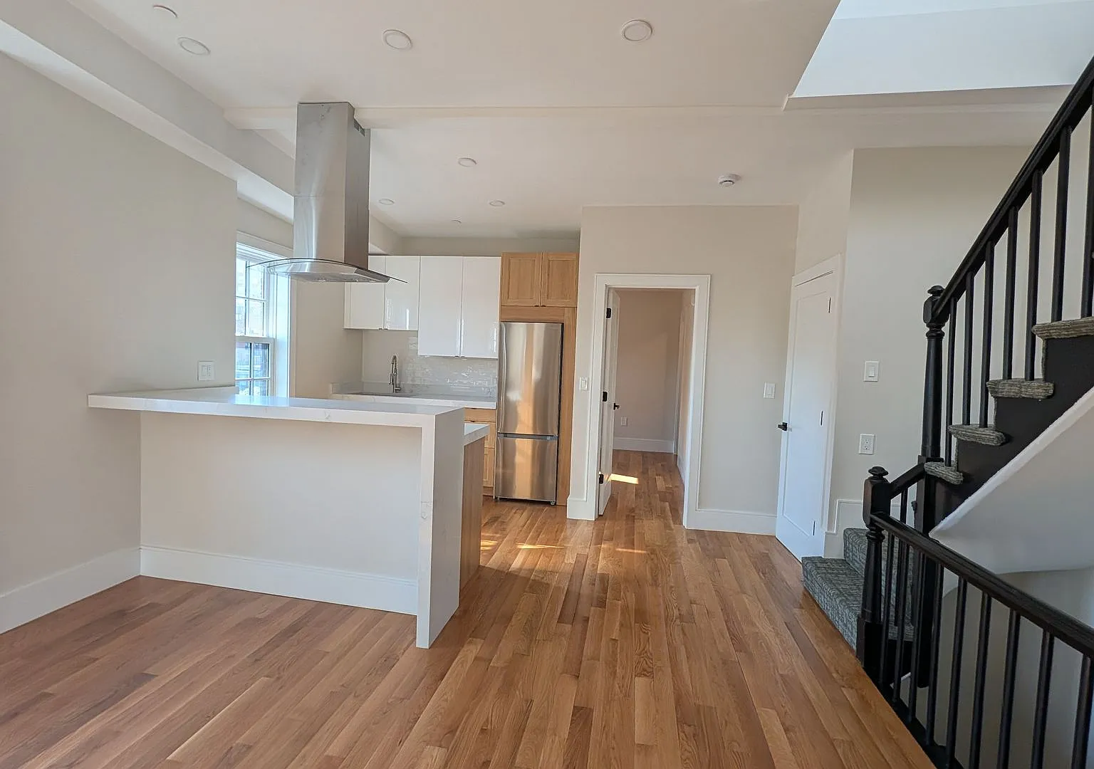 Amazing Penthouse 3-bed, 2-bath Apartment — Photo 4
