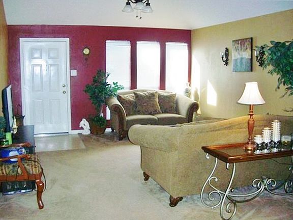 2nd image of 20926 Fox Cliff Ln