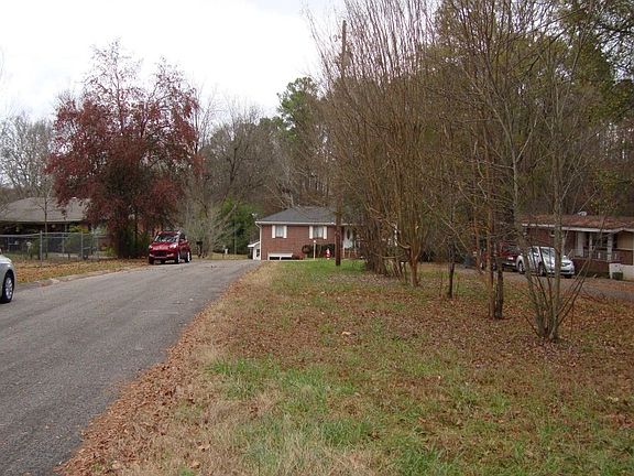 5th image of 820 Martinwood Ln