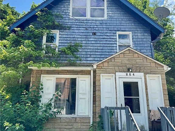 2nd image of 864 Delia Ave