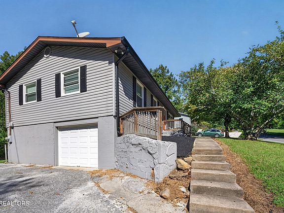 5th image of 129 Pine Ridge Ln