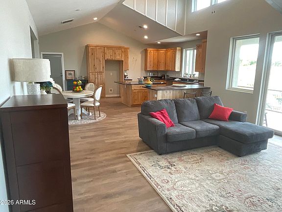3rd image of 498 KINDRA HEIGHTS Road