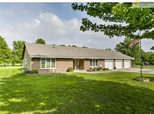 21501 S Countryside Dr, Peculiar, MO 64078