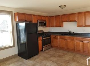 263 Central St #2L, Springfield, MA 01105