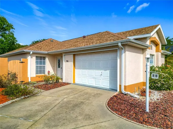 916 Cancun Ct, Lady Lake, FL 32159