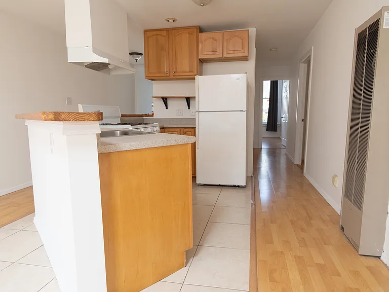 1030A York St — Photo 27
