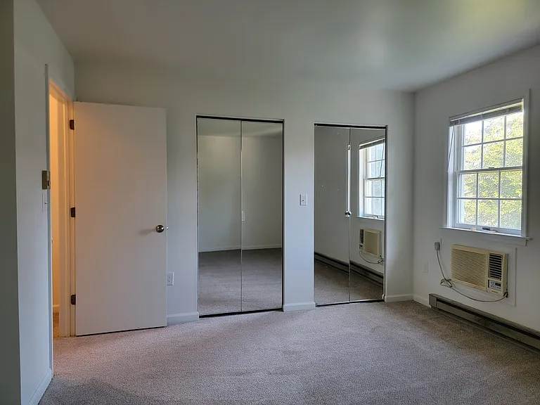102 Bradford Dr — Photo 12