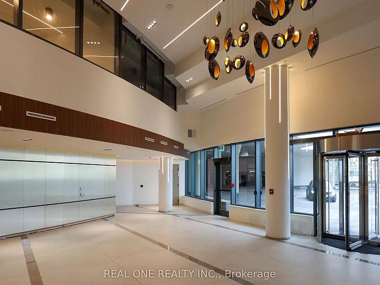 5105 Hurontario St #617 — Photo 5
